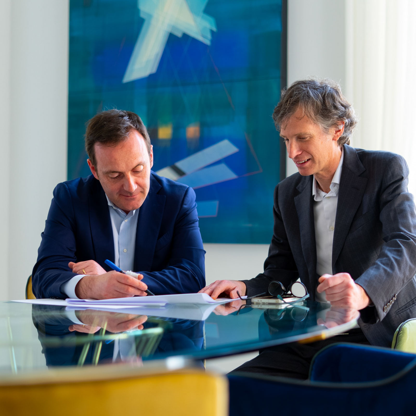 Archire nasce dall’unione di competenze in architettura e ingegneria. Si propone come unico referente per sviluppatori e proprietari immobiliari, coordinando e controllando tutte le figure coinvolte nei processi edilizi.